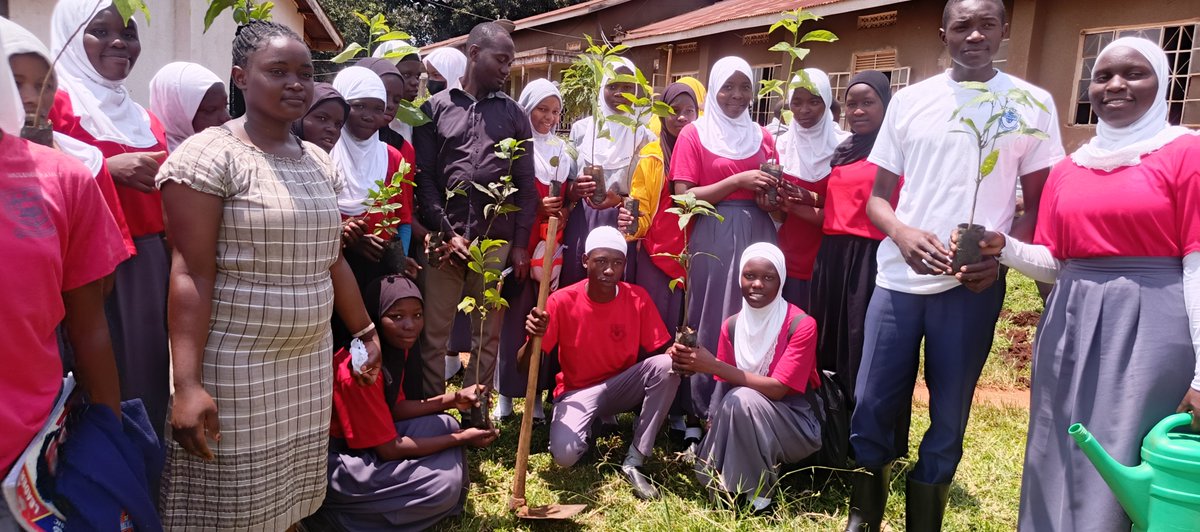 Nabiryevicky's tweet photo. Planting the seeds for a greener future! Youth and community leaders coming together for climate action through tree planting."@gpcu323@gca https://t.co/yGD3qqNAlu