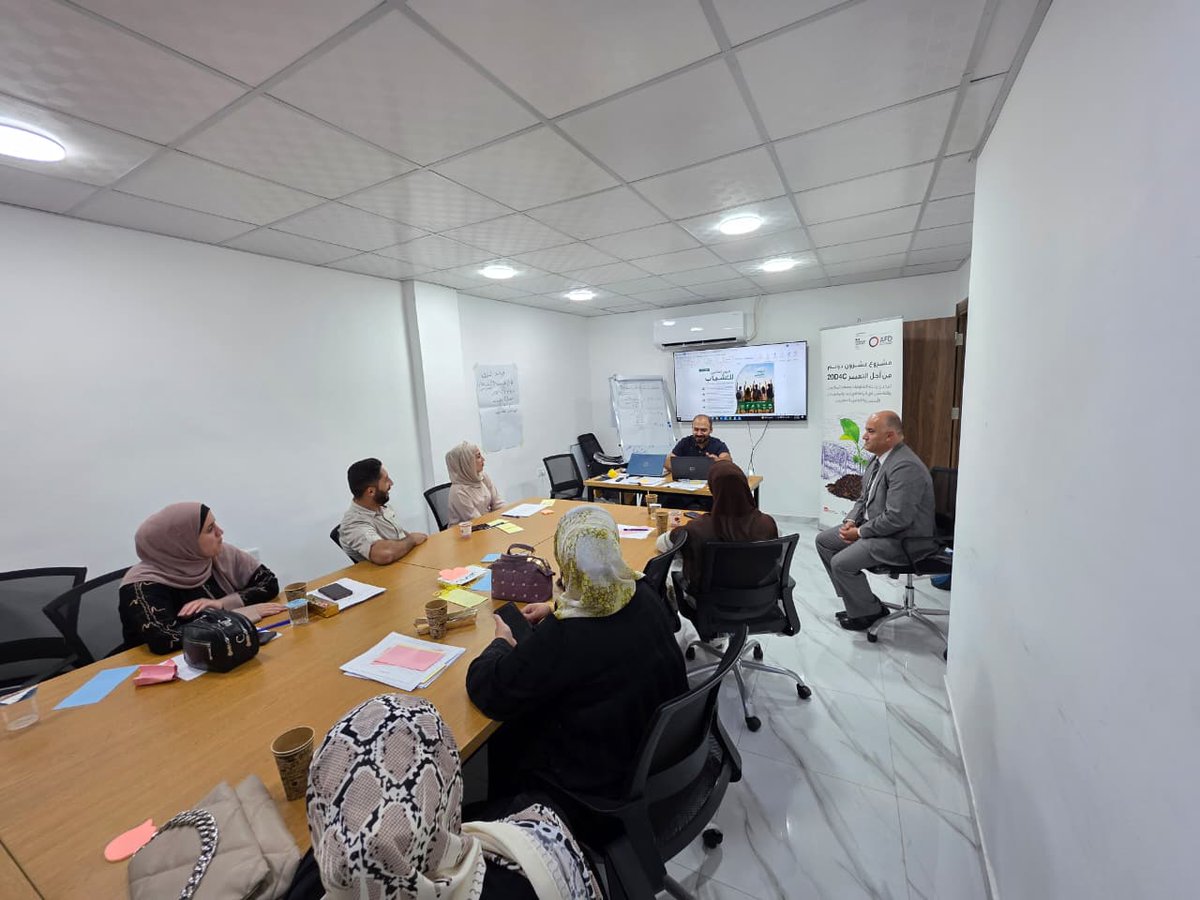 jordanriverfdn's tweet photo. جلسة توعوية بمناسبة اليوم الدولي للشباب، نفذها فريق مشروع «عشرون دونم من أجل التغيير»، لتعزيز دور الشباب في التنمية والقطاع الزراعي، ودعم مشاركتهم في بناء مجتمعات أكثر شمولًا واستدامة.
ينفذ المشروع مؤسسة نهر الأردن بالشراكة مع المجلس النرويجي للاجئين وبتمويل من الوكالة الفرنسية https://t.co/t0eY1xdw4D