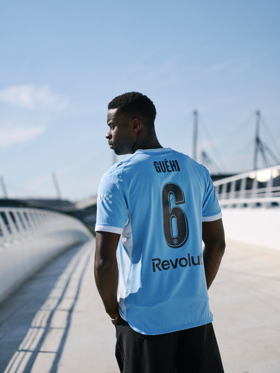 ActuFoot_'s tweet photo. 🚨 Manchester City dévoile 3 nouveaux numéros 👇🩵

1️⃣ Donnarumma 🇮🇹
5️⃣ Anderson 🏴󠁧󠁢󠁥󠁮󠁧󠁿
6️⃣ Guehi 🏴󠁧󠁢󠁥󠁮󠁧󠁿

📸 @ManCity https://t.co/8d3AUaOylW