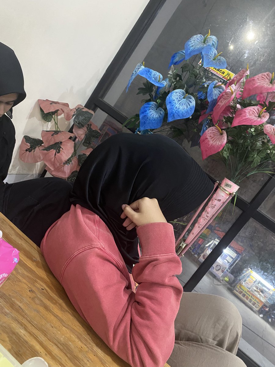 urth2rn's tweet photo. akhirnya eat seblak brg the nurul😭 https://t.co/mhSEWIsbNQ