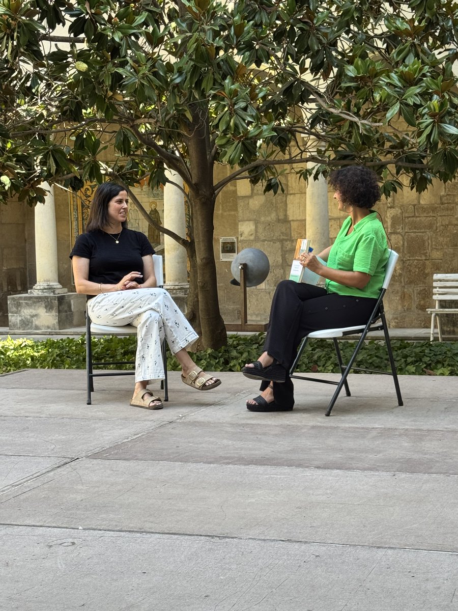 rtvvilafranca's tweet photo. Comencem un nou ‘L’Estiu és Nostre’ amb:
🎙️Maria Mitjans, autora de ‘El moment perfecte’
🍅Aprenem sobre hort amb Anna Garcia, de la cooperativa agroecològica l’Aresta
👕Aportem estil a una samarreta blanca  amb l’Ariadna Massana
🏋️‍♂️Entrenament a l’UNIQ

Som-hi! https://t.co/7Jdf3aUsSs