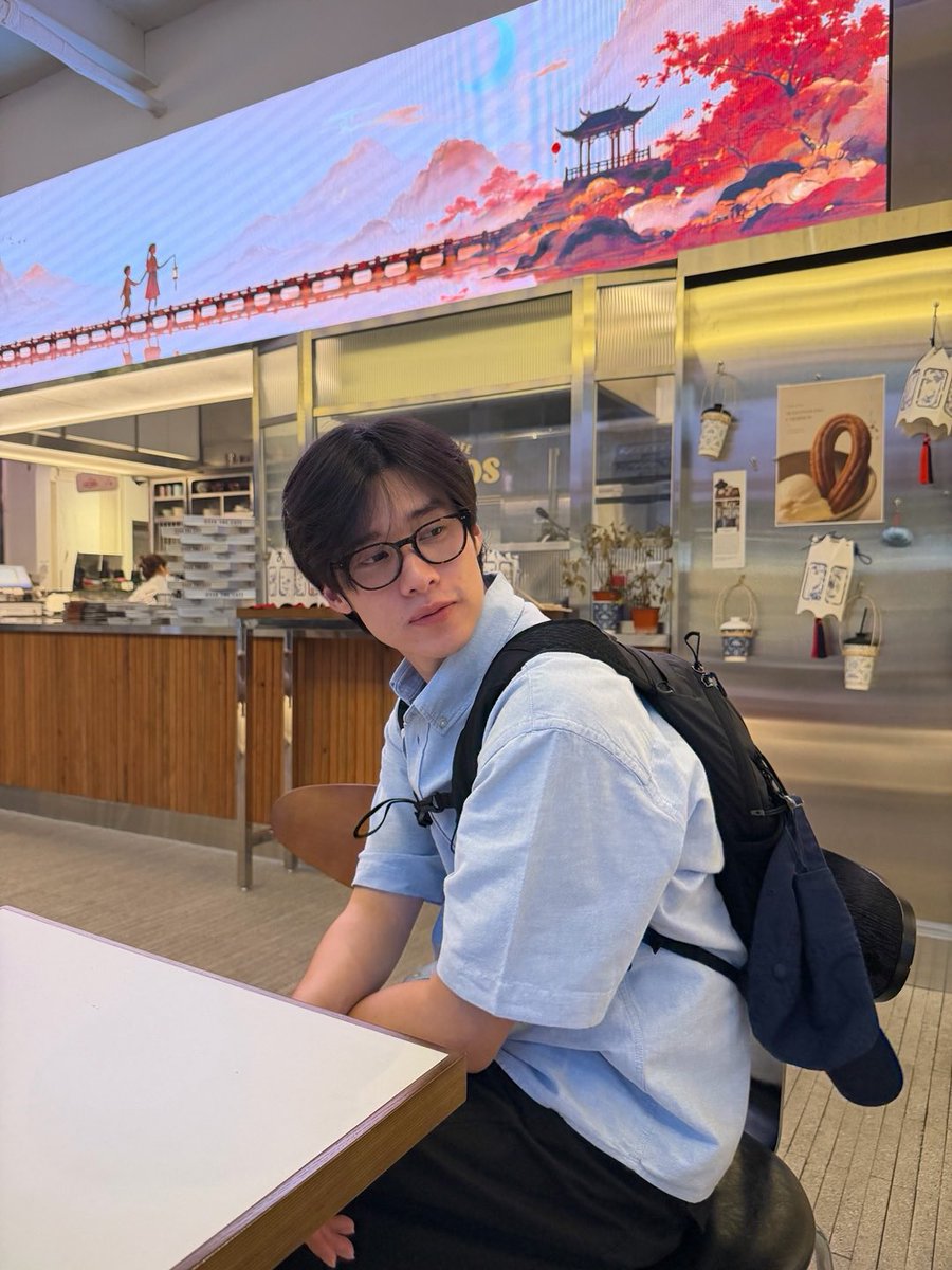 pocket_of_luck's tweet photo. ไม่เคยได้คิดถึงนานเลย มาอัพเดตกันตลอด 
พวกพี่น่ารักจังงง🥹💙🤏🏻 https://t.co/hQEXPKIbKM
