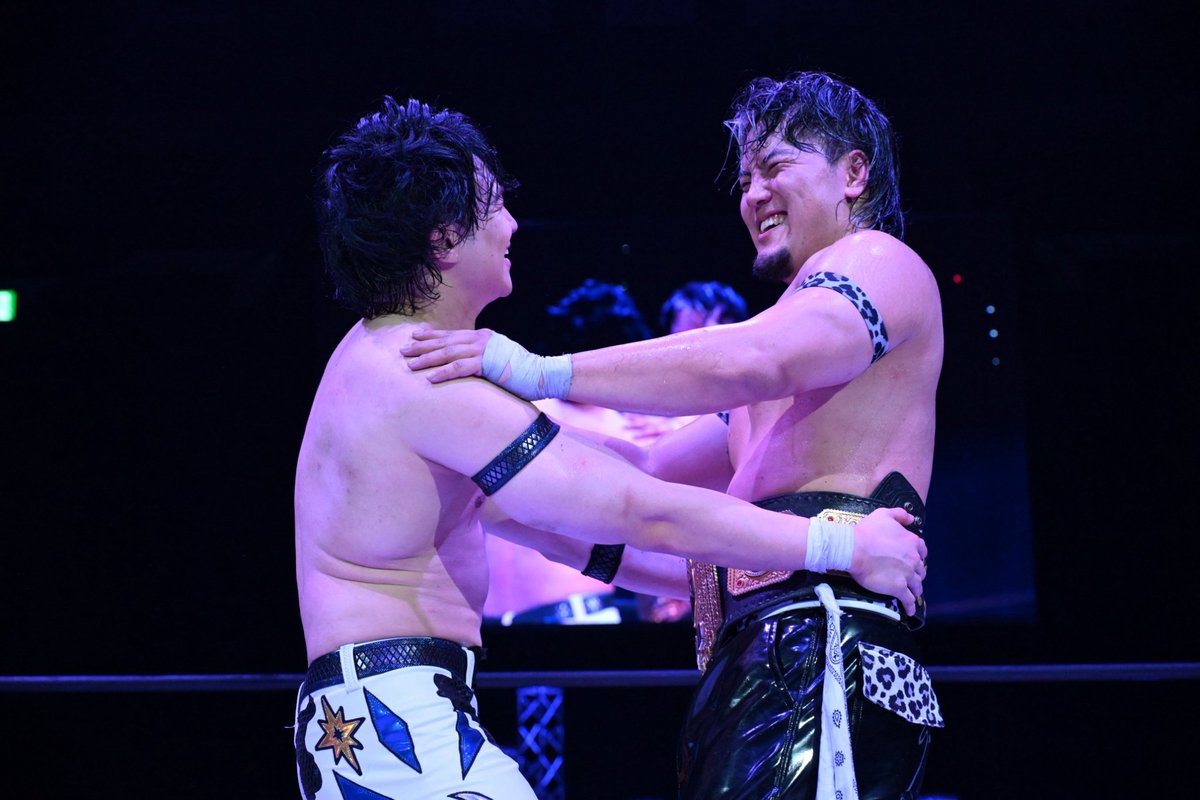 xinomaox's tweet photo. 目標を聞かれても現状維持と高らかに言い切っちゃうようなMAOが、上野勇希に勝ちたいって気持ちだけで柄にもないぐらい頑張れちゃうんだから本当に特別な存在だよ

これからも中心地は俺らでいようぜ

上野勇希に勝ってのKO-D無差別級初戴冠
大事な初戴冠が特別な存在から獲れて良かった https://t.co/qssXQAF53Y