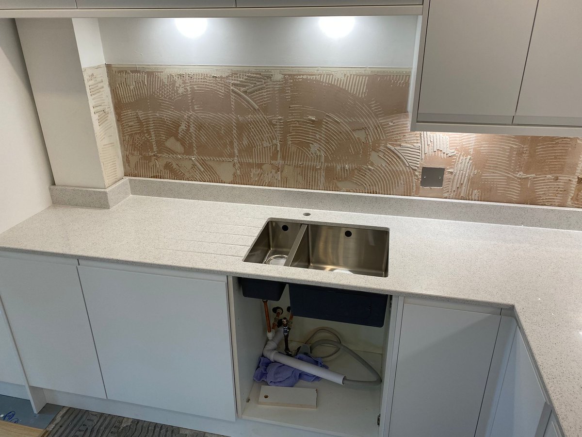 CheshireMarble's tweet photo. 20mm White Mirror quartz worktops kitchen makeover fitted in Sale #quartzworktops #kitchenworktops #kitchenideas #quartzworktop #homeimprovement #worktopscheshire https://t.co/6AdKq97N3Z