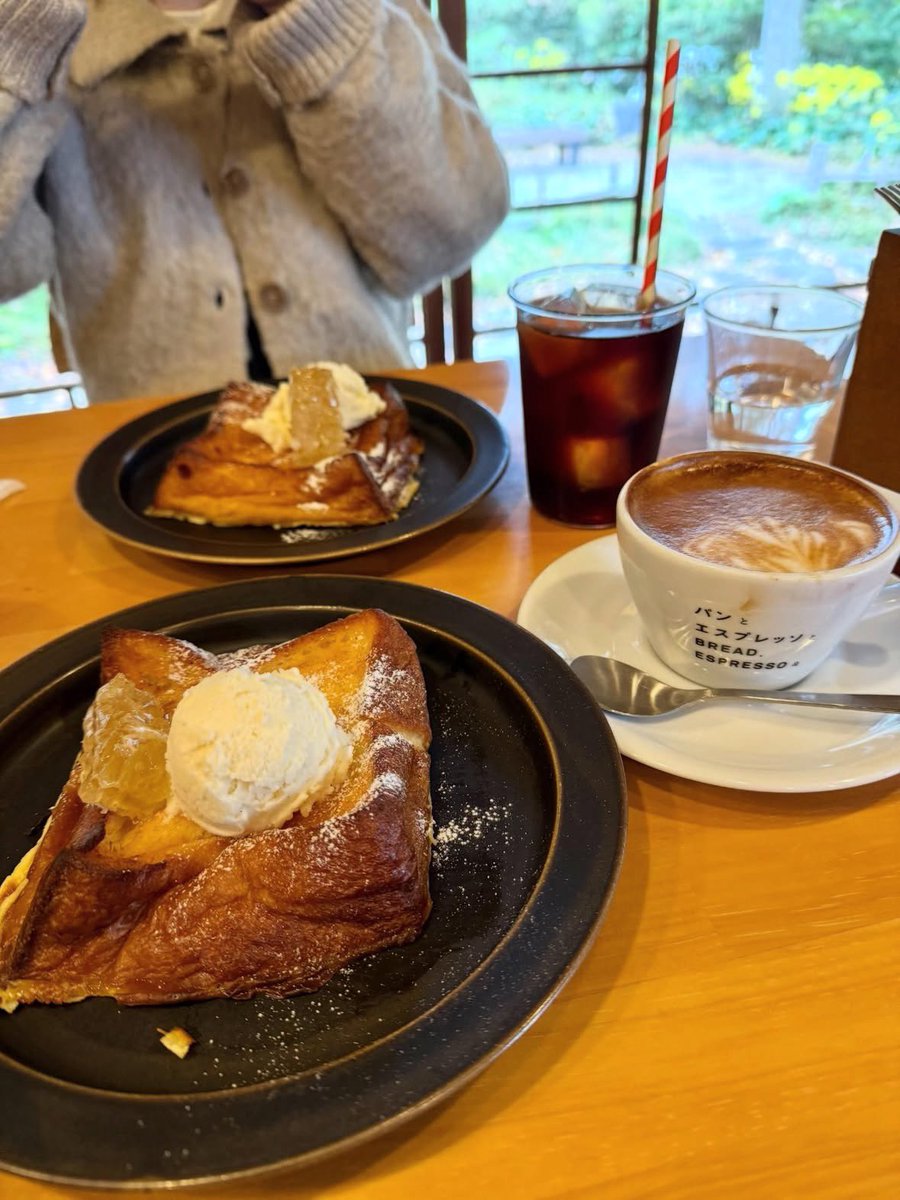 maruru052184's tweet photo. 今日はきになってたの千葉県のカフェに
行ってきた〜🤭
フレンチトーストに蜂の巣と
バニラアイスクリーム、更に濃密な蜂蜜を
たっぷりかけていただきました🍯⭐️

めっちゃおいしかったぁ🤭 https://t.co/Ki0ApyInlH