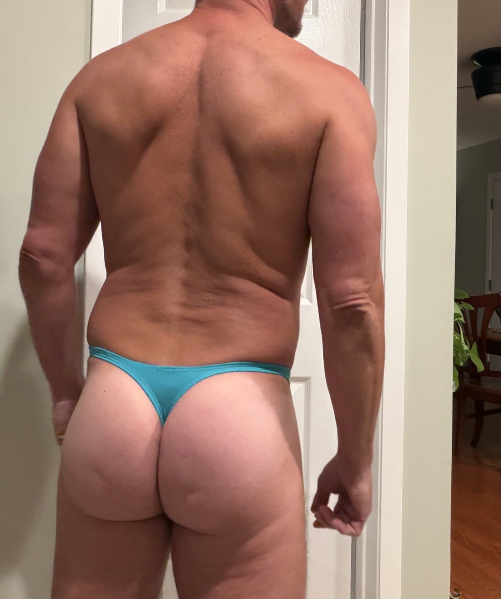 parkcitybulge's tweet photo. Hump Day https://t.co/NuIgGz5q8y
