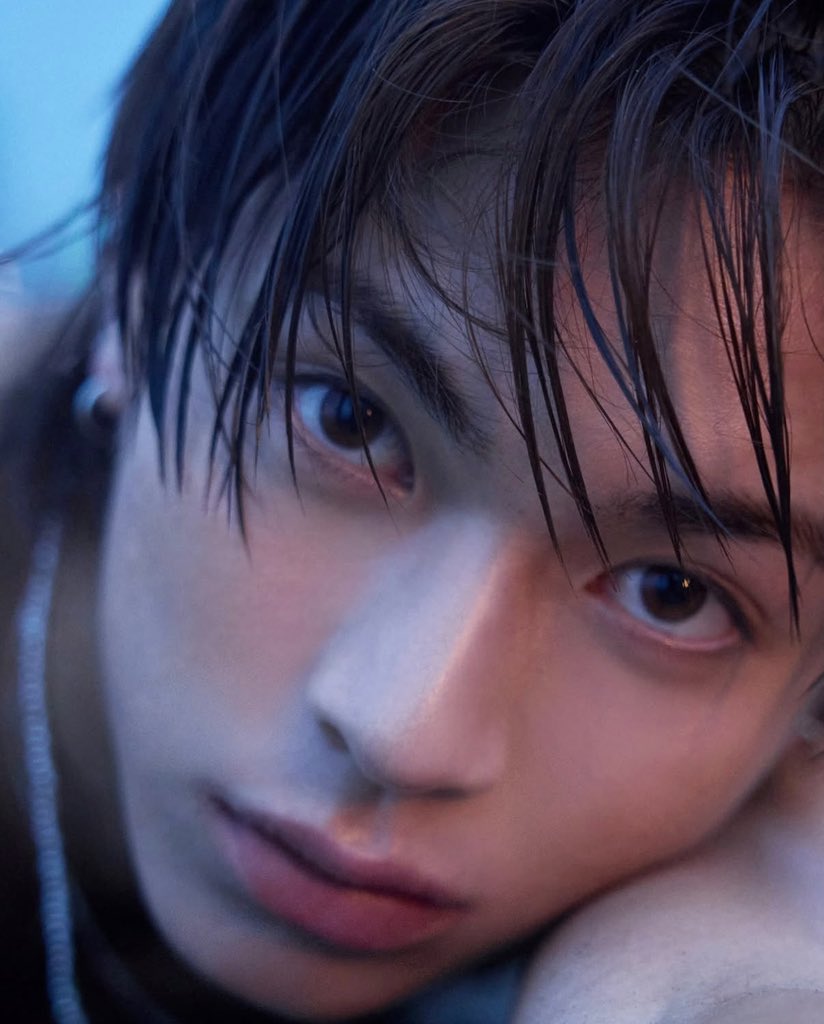 kingoo0820's tweet photo. 「17」
2026.8.17 発売

初のデジタル写真集の発売が決定しました！
表紙写真解禁です✨

「17」に込めた思い

たくさんの人に、内田金吾を知ってもらえた17歳。

仲間と笑って、悩んで、夢を追いかけて。
たくさんの青春を過ごした17歳。

そして、もう二度と戻ることのない17歳。

だからこそ、この一瞬を残したかったです。

今しか見られない「17」を
ぜひ見ていただけるとうれしいです。

また週プレグラジャパ！で購入すると、
限定カット＆動画が見れます！

予約は本日からスタートです！

ぜひみんなに届きますように！😊

https://t.co/H2njk4vK5e