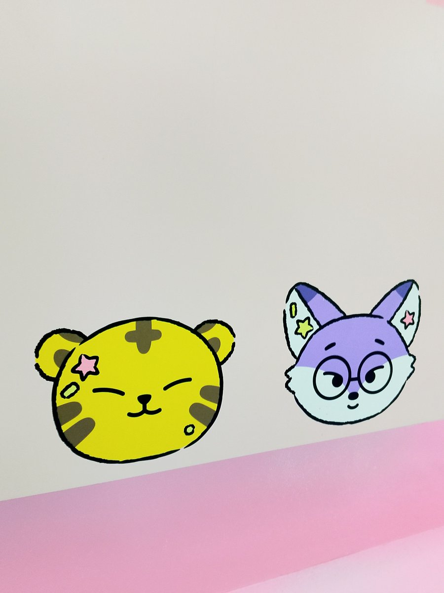 _not_hamster_'s tweet photo. 💜💛 https://t.co/AU0gI0sNFe