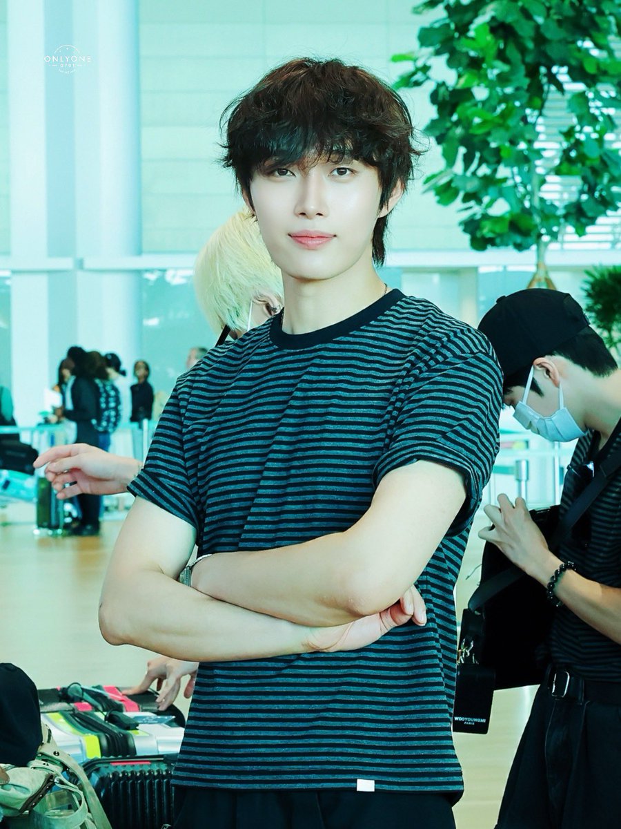 ONLYONE_0701's tweet photo. 260812 📸
[#재한] 

ICN ✈️ airport ➡️ SLC

조심히 다녀와👋🏻
내 우주 🫶🏻

#JAEHAN 
#OMEGA_X #오메가엑스
내우주💙김재한 https://t.co/LCEDBNoFIg