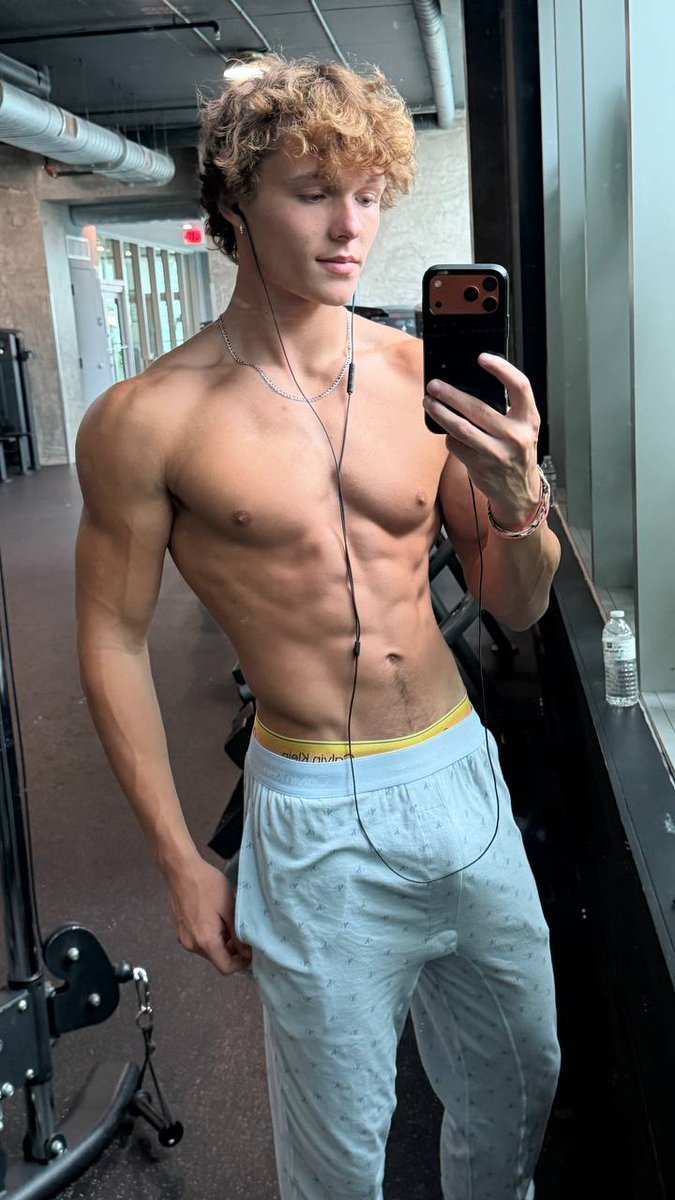 JackEvanOF's tweet photo. RT this if I’m your type 👀 https://t.co/hv2452tfnH