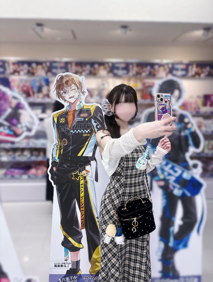qwioiz's tweet photo. 摂氏1000℃の恋しよう🏖♡ https://t.co/OqSNMD51zy
