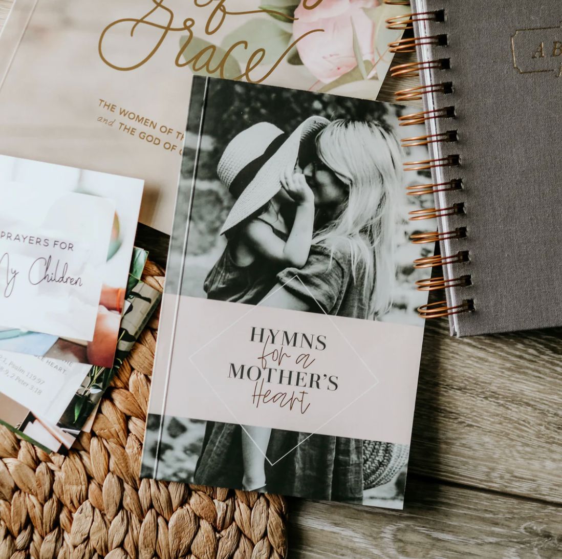 InstaEncourage's tweet photo. Looking for #Gospel-centered resources for the whole #family? The Daily #Grace Co. offers beautifully designed #Bible studies, #devotionals, and more! Use #code INSTAENCOURAGEMENTS10 for 10% off! 👉 Plus, #FREE domestic shipping on orders $55+! #SALE 👉 https://t.co/uelnigqoe5 https://t.co/rnfdn2SX8W
