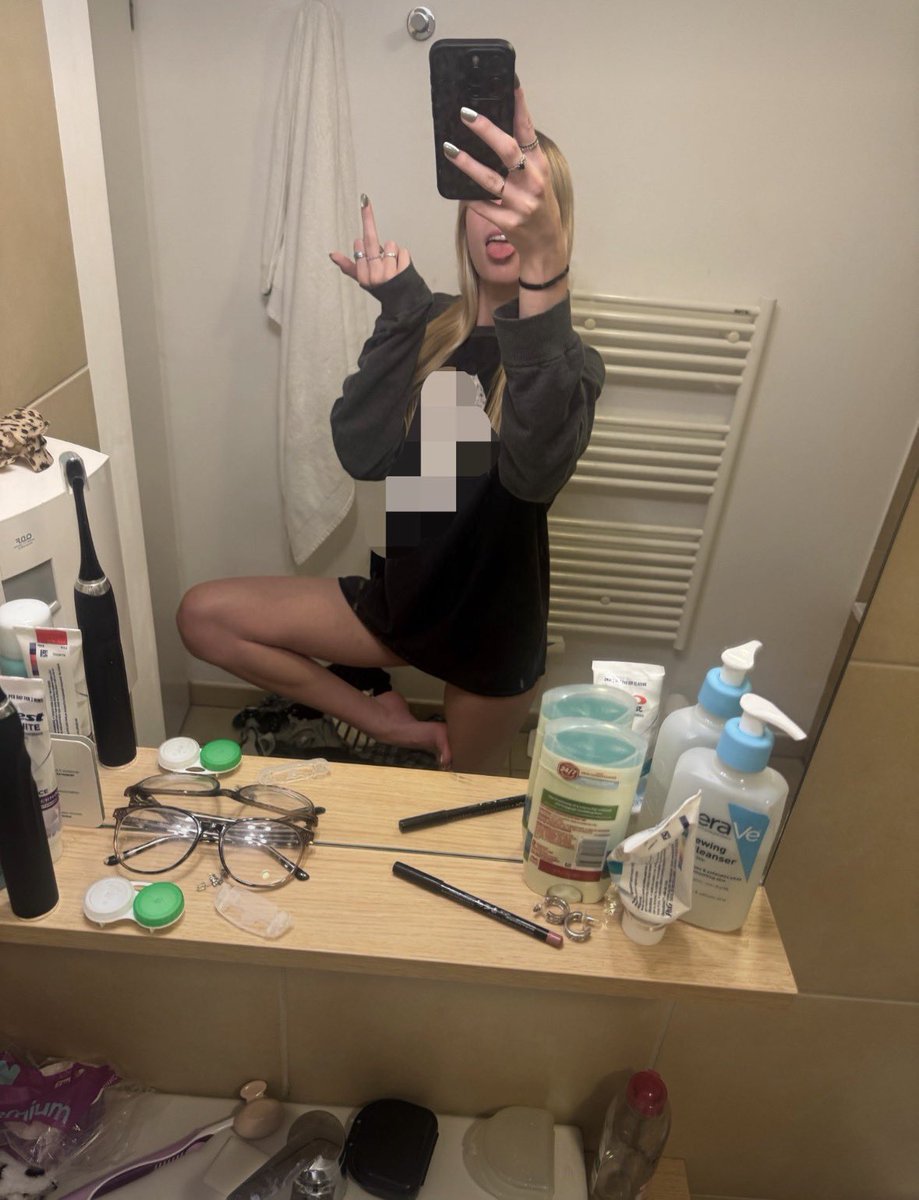 Send2Nikkki's tweet photo. I spy a loser who’s gonna relapse for these soft soles😽👣🤷🏼‍♀️ https://t.co/Ty29whDuxu