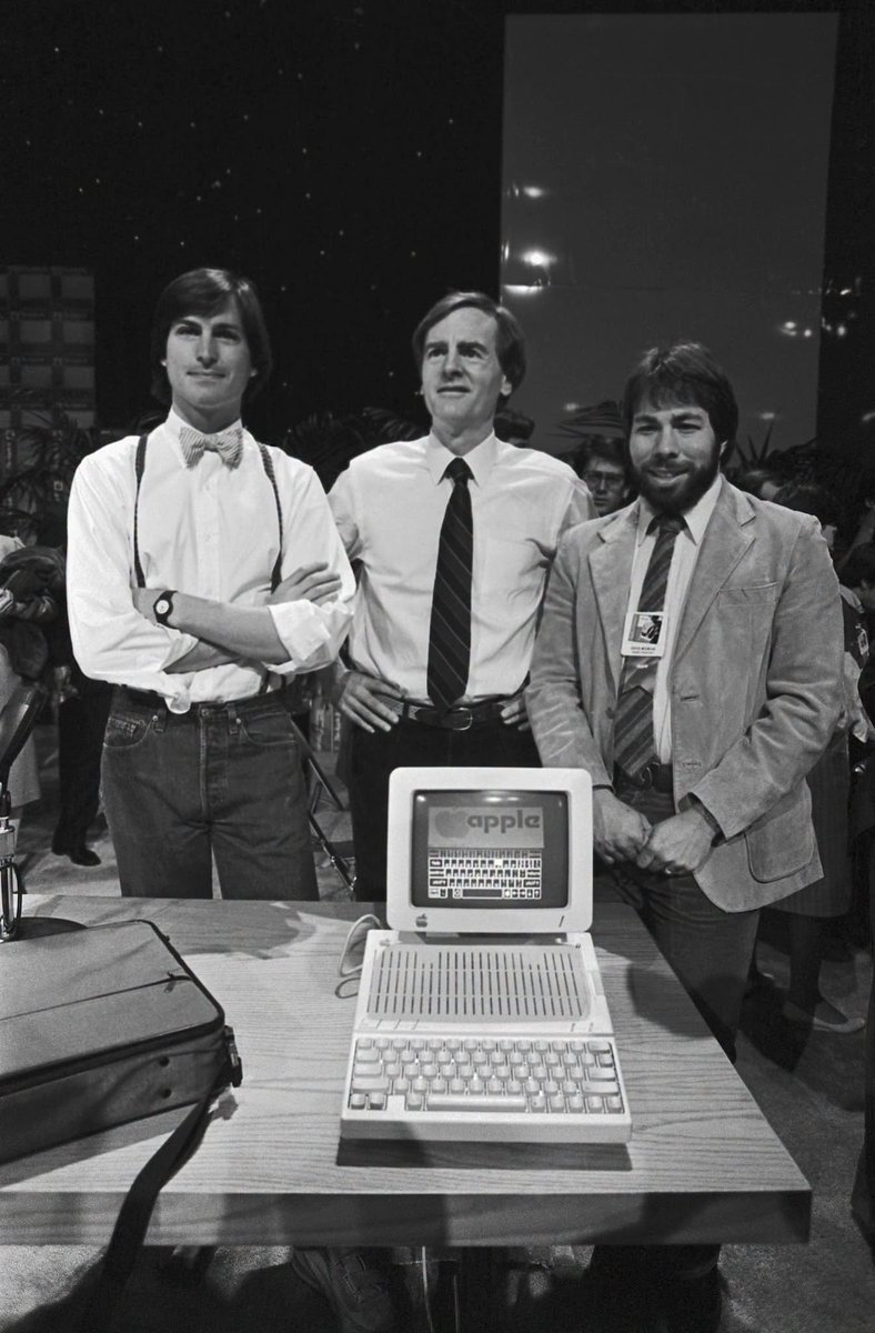 ZXRetro's tweet photo. Happy birthday to Steve Wozniak, born August 11, 1950, and American technology entrepreneur, electronics engineer, computer scientist, computer programmer, philanthropist, and inventor. Nicknamed "Woz", he co-founded Apple Computer with Steve Jobs in 1976. https://t.co/Pid0DQht1V