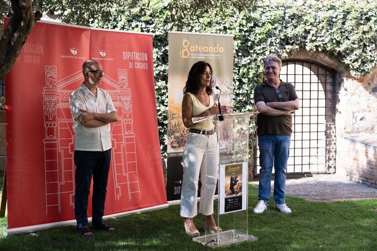 DiputacionCC's tweet photo. 🎬🌿 Vuelve #GATEANDO a #SierraDeGata.

Del 15 al 24 de agosto, cine y cultura para reivindicar nuestros pueblos y proteger nuestro entorno.

🤝 La @DipdeCaceres apoya una cita que apuesta por un medio rural vivo, sostenible y con futuro.

+info: https://t.co/aXYF85vF3o https://t.co/ojsz05xSDA