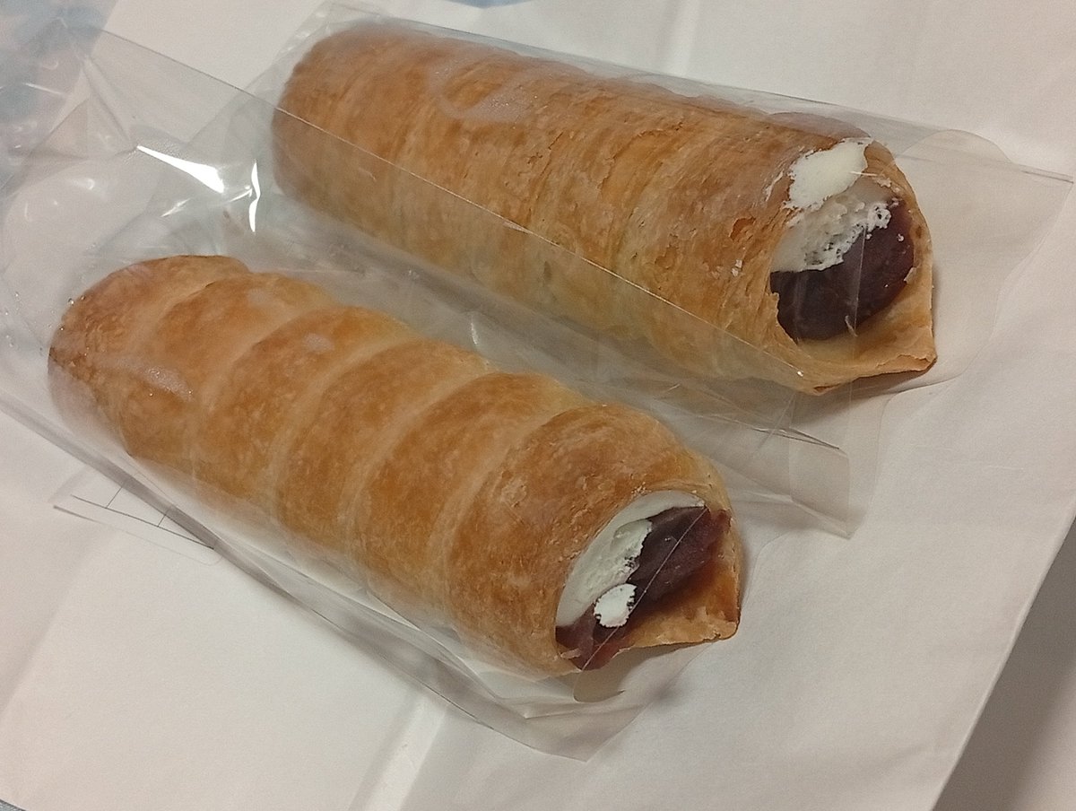 KAORI238238's tweet photo. テイクアウト、赤福にするかあずきコルネにするか迷って、はじめましてのあずきコルネにした🫘😚

和三盆クリームが上品な甘さで美味しかった〜😆
#五十鈴茶屋 https://t.co/MDui35comP