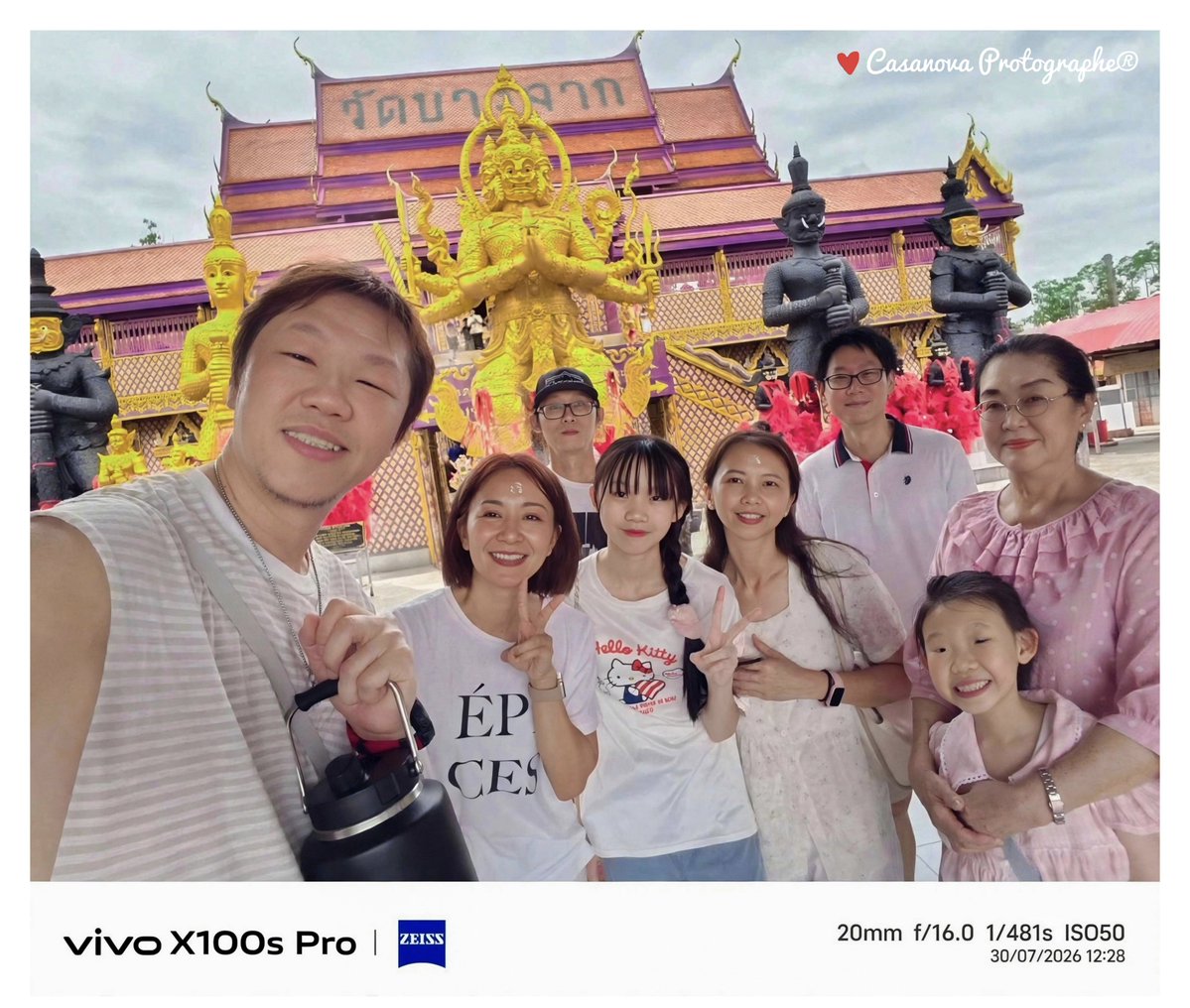casanova_ping91's tweet photo. My Family : Happiness Moment..
Buddhist Lent Day Pay Homage..
Bang Chak Temple : Nonthaburi..
Vivo X100S Pro : Selfie Mode..
App : Pics Art &amp; Lightroom..
#KohKret #Nonthaburi
#BangChakTemple
#CasanovaWeekend2026 https://t.co/kjYWDgSOBt