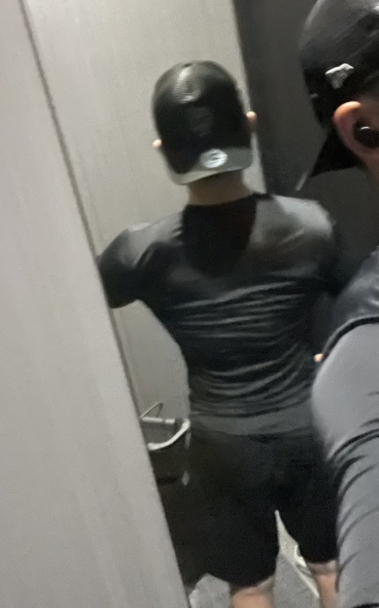 daisuke__1979's tweet photo. 今日は背中トレしてきた💪 https://t.co/KlcON6Cal0