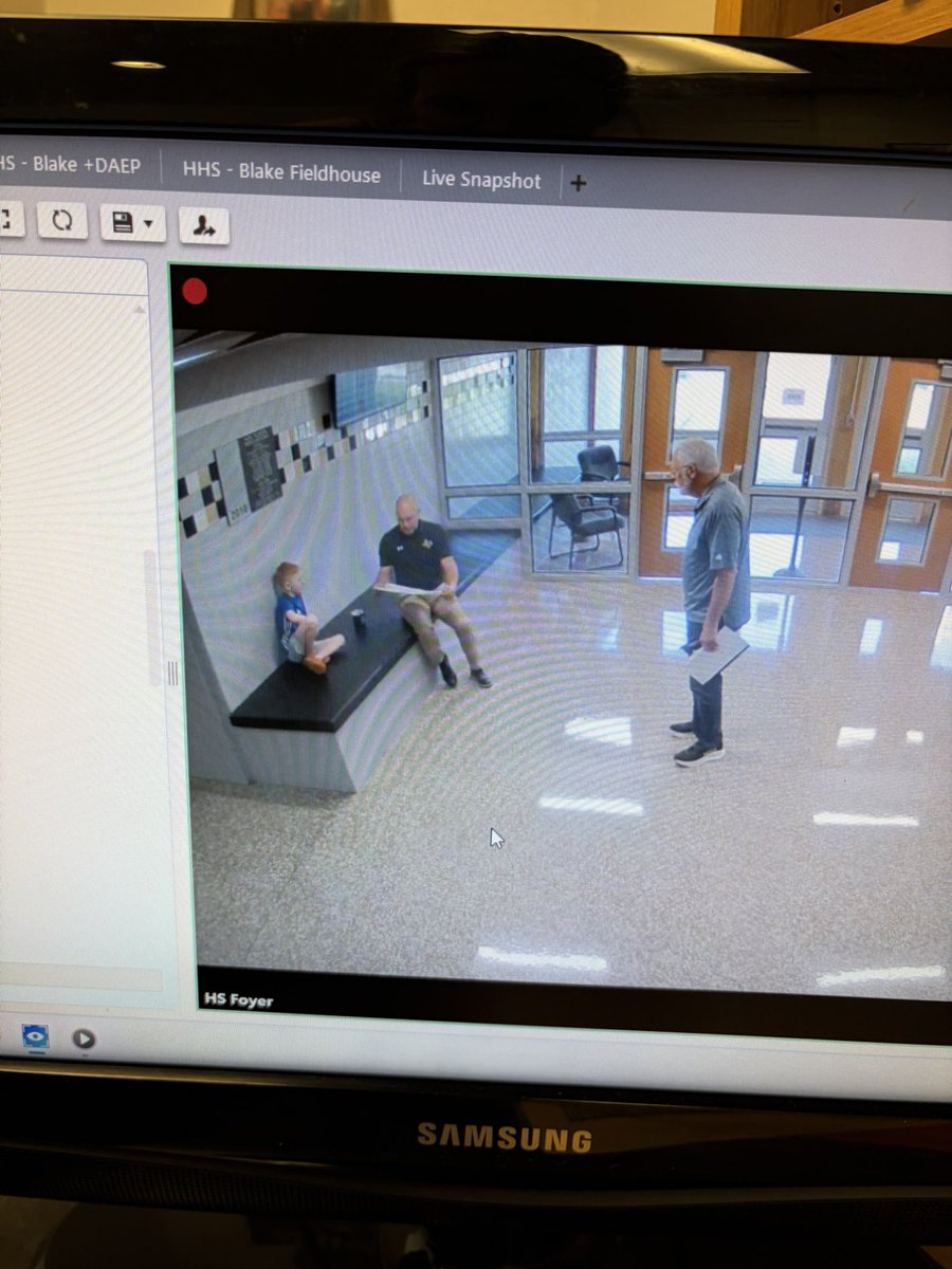traceykay2007's tweet photo. When you can’t find your second grader during work because he “had” to go help Mr. Callaway- 🤪 #blessedwiththebest @WadeCallaway https://t.co/nxyY7lqQk1