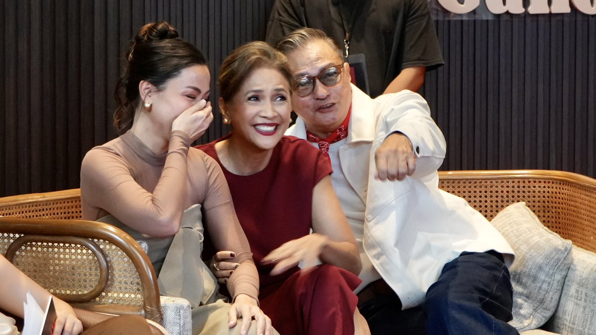 _jodistamariaph's tweet photo. Maraming salamat sa lahat ng naglaan ng oras para suportahan ang GGG. 🤍 Streaming tomorrow on @Netflix_PH ! 😊

Need ba mag-ready ng box of tissues? 😅 https://t.co/flqUma4YRF