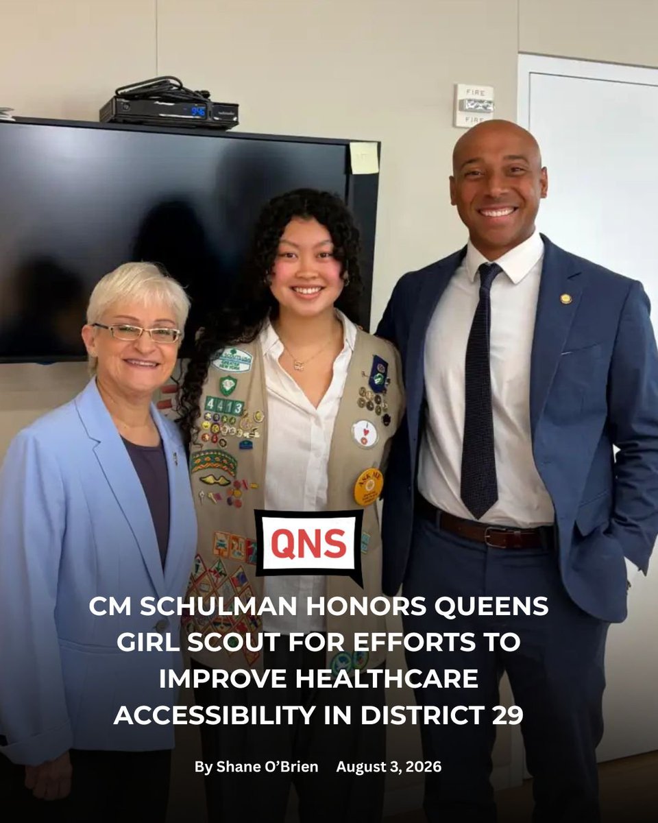 Lynn4NYC's tweet photo. As a former Girl Scout, I was privileged to honor my constituent, Julia Lin, who sold the most Girl Scout cookies this year in Queens.  As @NYCCouncil Health Chair, I surprised Julia by arranging for her to meet @NYCHealthCommr to discuss her ambitions to become a physician. https://t.co/0ljXW4xkJj