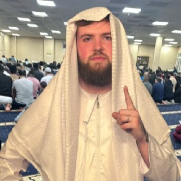 trad_west_'s tweet photo. Muslim influencer Kieos became a Christian after seeing Jesus three times in his dreams ✝️ https://t.co/n9NPopb9En
