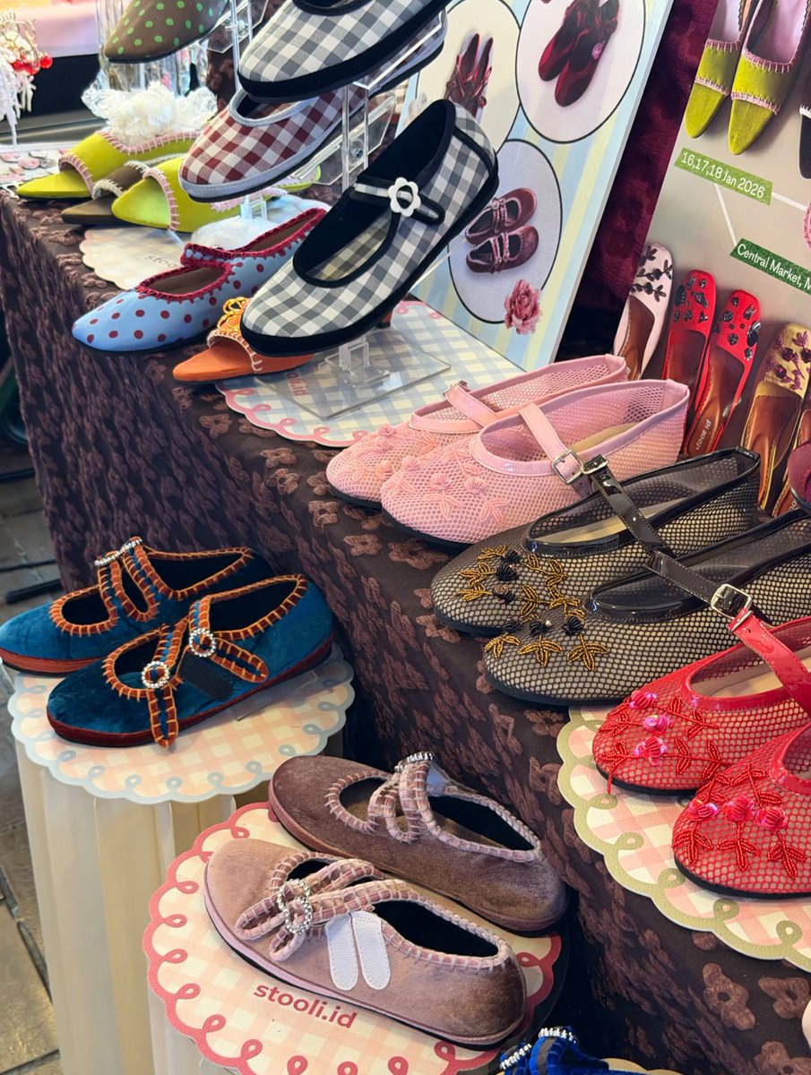 mexrmaids's tweet photo. BARU TAU AKU... TERNYATA INI DARI LOKAL BRAND ASAL BANDUNG?! CANTIK BANGET 😭💕 https://t.co/ZBhfxhchXz