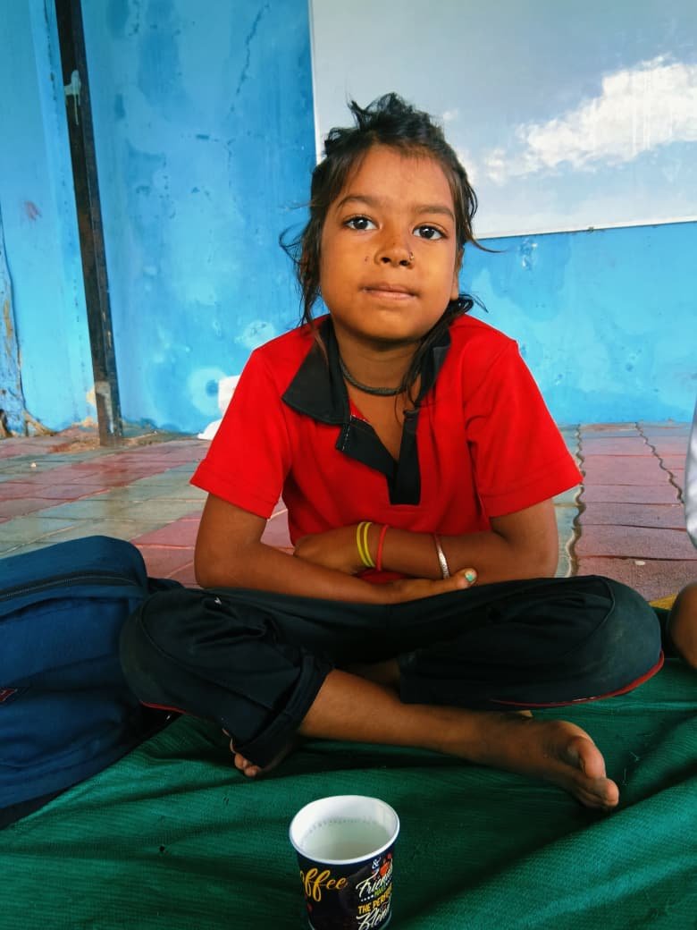 streetschool06's tweet photo. ભીંજાતા અને હસતા બાળકો આવ્યા અને વરસાદી માહોલમાં ભણવાની ને રમવાની અલગ જ મજા આવી ગઈ! ❤️🌧️
#DivyaroshniStreetSchool #MonsoonVibes #JoyOfLearning https://t.co/cPznzi779Q