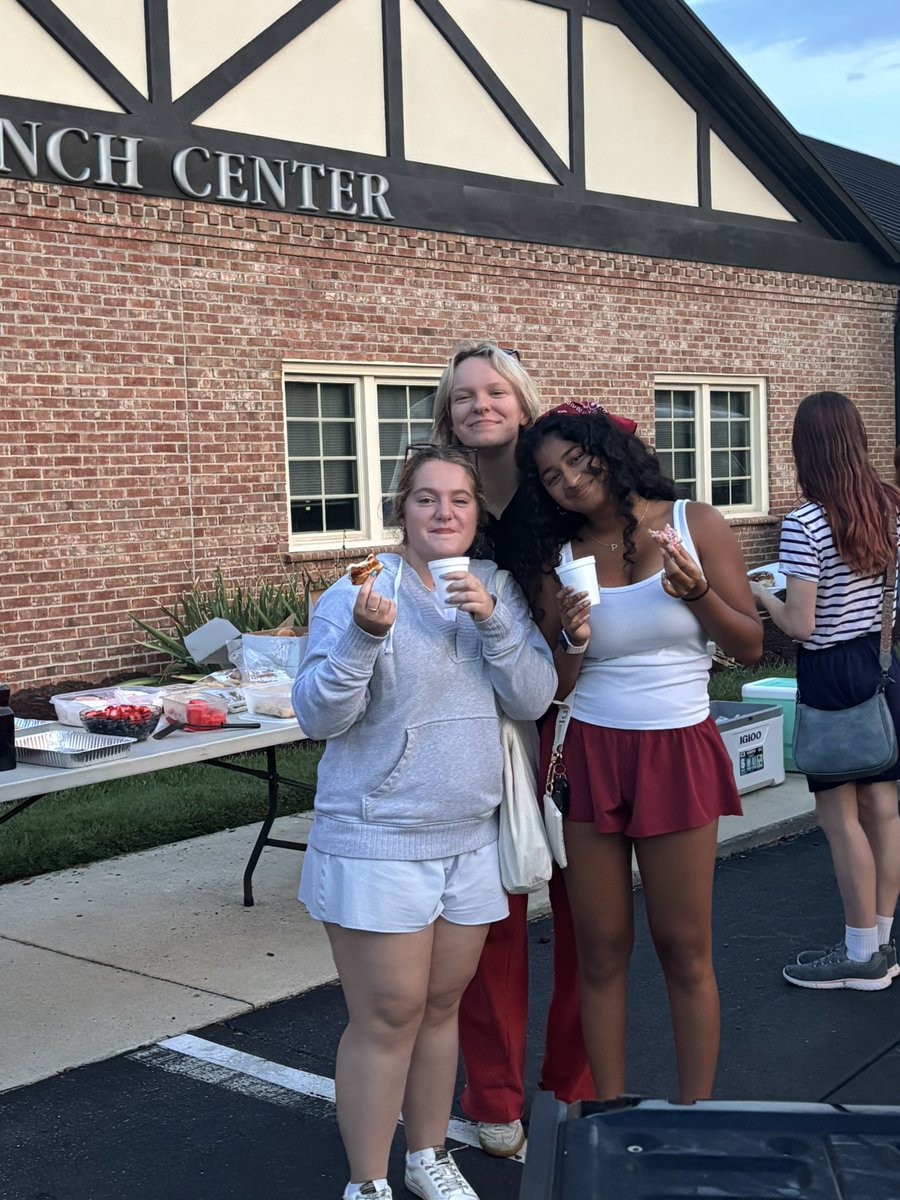 WCDS_Upper's tweet photo. The Class of 2027 kicked off their senior year bright and early with Senior sunrise 🌅 After watching the sun come up together our seniors cooked breakfast and participated in one of our favorite Senior traditions: Senior Parking Spot Painting! #WCDS @WestchesterCDS https://t.co/CBZhdhFxFJ