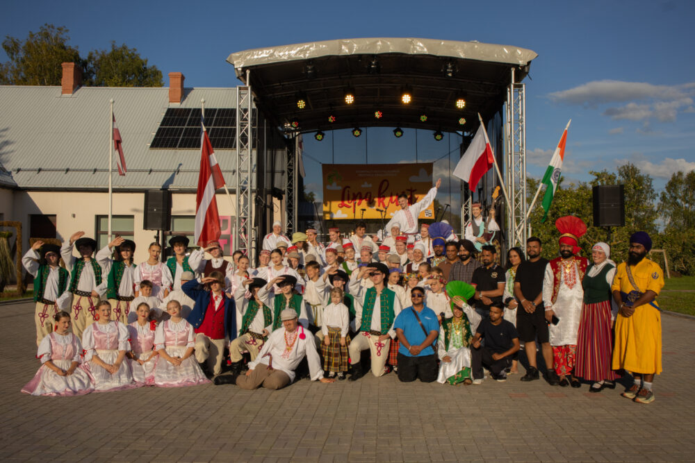 lakuga's tweet photo. Nu 29. juļa da 2. augusta Bolvu nūvodā i Modūnis nūvoda Borkovā nūtyka pīktais storptautyskais folklorys festivals “Lipa kust”. Itūgod tymā pīsadaleja kai gosti nu Reigys, Pūlejis i Indejis, tai vītejī Zīmeļlatgolys kolektivi.
https://t.co/xJMmdlBPxq https://t.co/7J8fA6EFkm