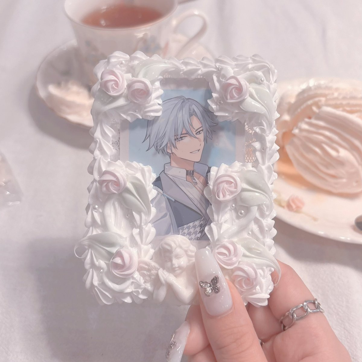 Nq2exb's tweet photo. 🦢スワンのカードケースについて🦢
8/14（金）21時に制作分在庫数反映させます🙇
今回カラーはピンク、ブルーです。
あとスワンではないですが3枚目のクロスケーキのケースも試しに作ったので登録します✝️
よろしくお願いします！ꧦ𐅁𐀸𐋠𛰙᭜𖫴𖫰𖫱𖫳𖫲𖫲𖫳𖫴𖫰𖫱꛰ ᭜𖫴𖫰𖫱𖫳𖫲𖫲𖫳𖫴𖫰𖫱꛰ީᩝ𛰚 https://t.co/AQMcJqPf9t