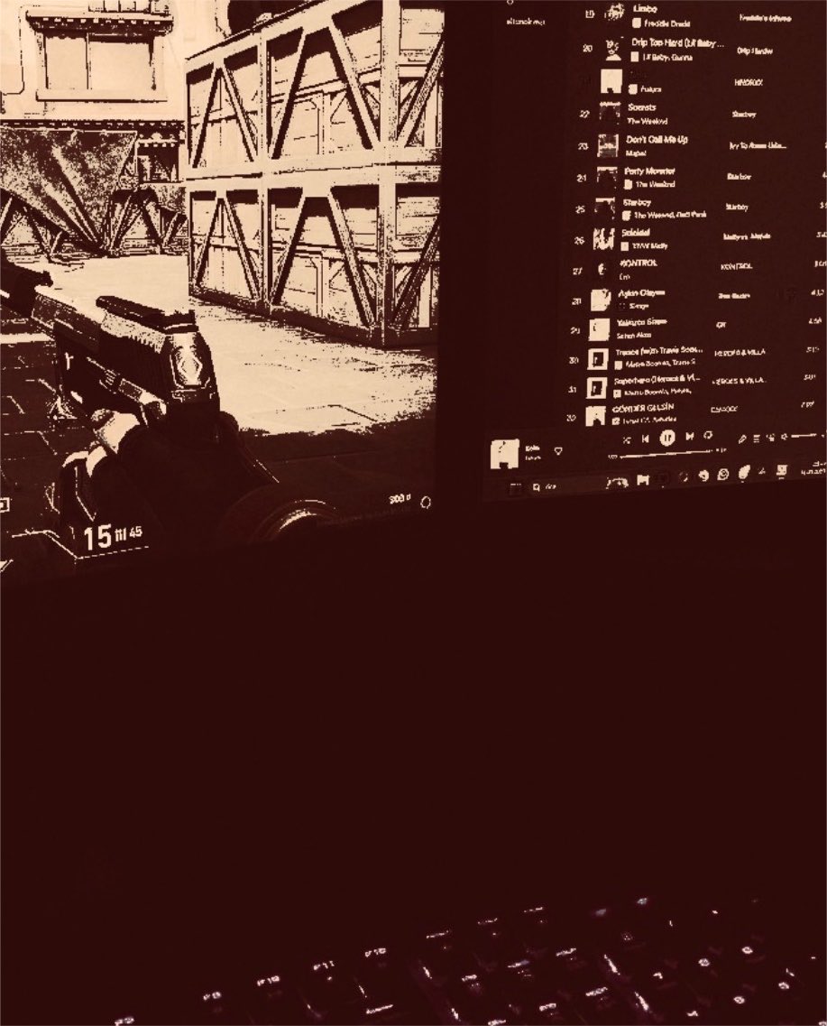 haruszone's tweet photo. trying to pass some time while waiting for a text. https://t.co/NttWT9TXhr