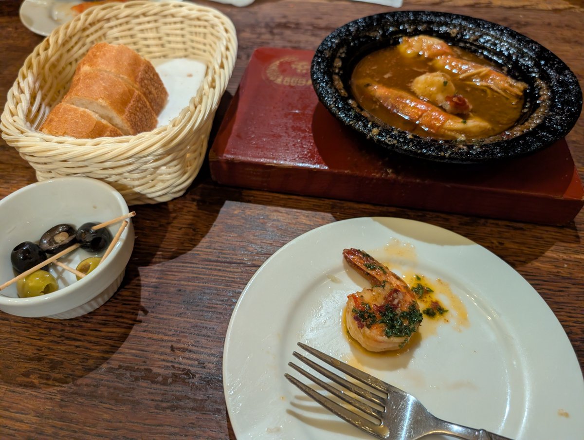 luwright0215's tweet photo. バル飲み https://t.co/DfaMw9siel