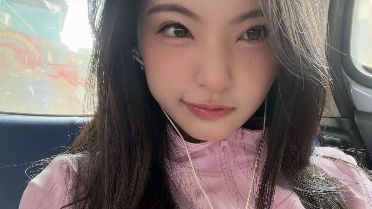 Y_CynthiaJKT48's tweet photo. SELAMAT MALAM DARI WANITA TANGGUH 💪 Asik😇 Sudah olahraga apa hari ini? https://t.co/hQ1iwvExCx