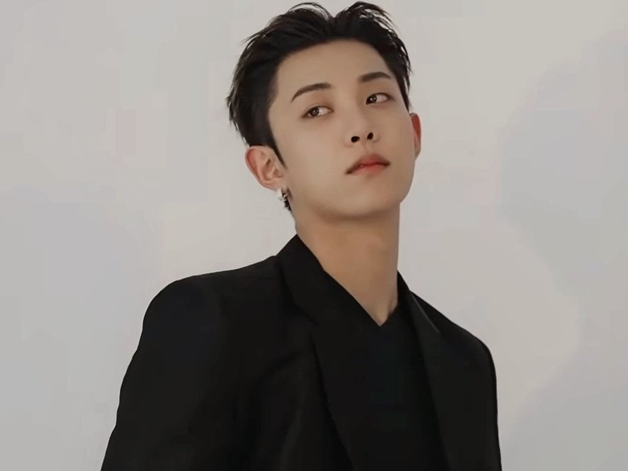 _eryul's tweet photo. #RYUL VISUAL https://t.co/zsbr7sO2PD