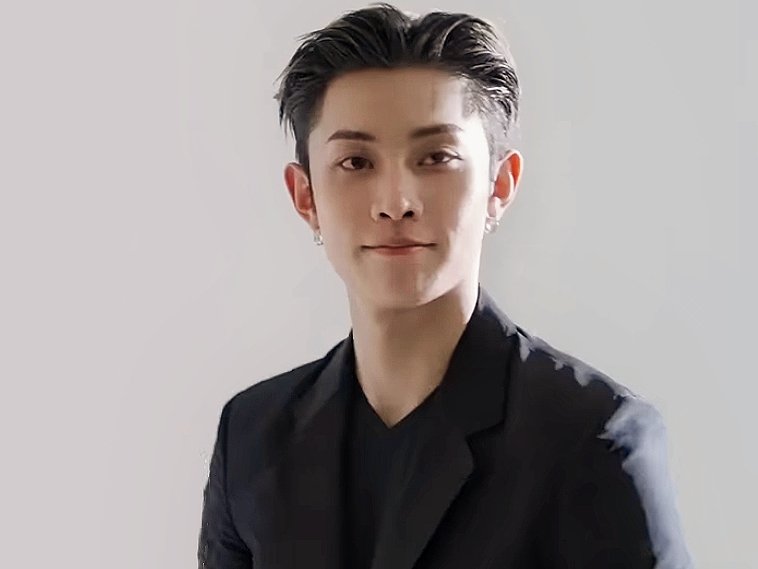 _eryul's tweet photo. #RYUL VISUAL https://t.co/zsbr7sO2PD