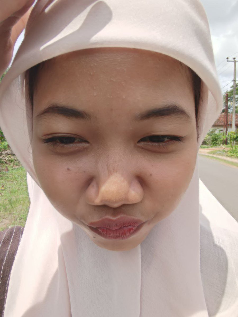 naasukamatchaaa's tweet photo. banyak yang bilang mulut sama muka ku enak🙄🙄 https://t.co/y1hPoOFuL3