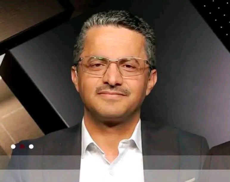 nadine43460's tweet photo. #المخبر_علي_البخيتي 

سيكتب التاريخ أن علي البخيتي قاد أكبر عملية استخباراتية وإعلامية لصالح الحوثيين، واستطاع أن يقنع الناس بأنه غير حوثي. وسيذكره التاريخ على أنه ذكي وخطير وداهية، وأنتم سُذَّج، ضحك عليكم مثل البغال، ولم تفهموا أنه يلعب دورًا جديدًا مع الجماعة.

منقول https://t.co/edZ21c7qKg
