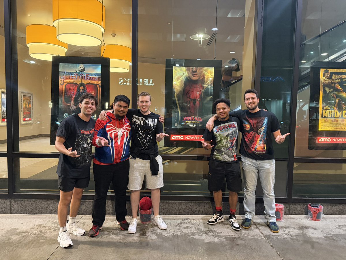 PeterAndMiles's tweet photo. The Pod took on Beantown for BND opening night 7/29🎙️🤟🏼

#Spiderman  #spidermanbrandnewday https://t.co/pdQkFO9AtL