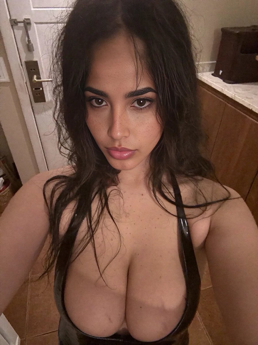 yasmineb0's tweet photo. Bonjour😍
Qui est chaud pour une photo gratuite là mtn ? ❤️‍🔥 https://t.co/4kb0V14fZ6