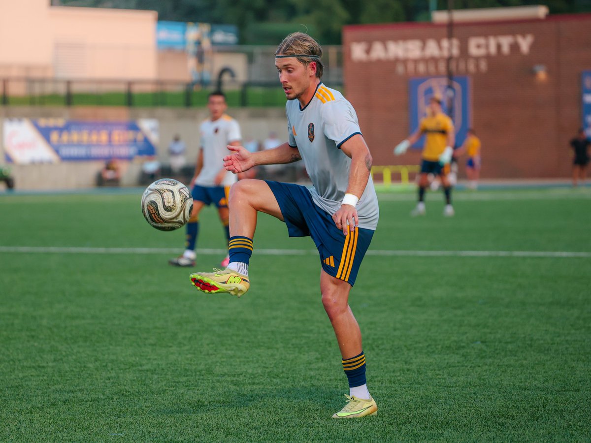 KCRoosMSoccer's tweet photo. The season is almost here ๐
Frames from last nightโs exhibition match against Rockhurst University ๐ธ
#RooUp๐ค https://t.co/TZQRiXedsD