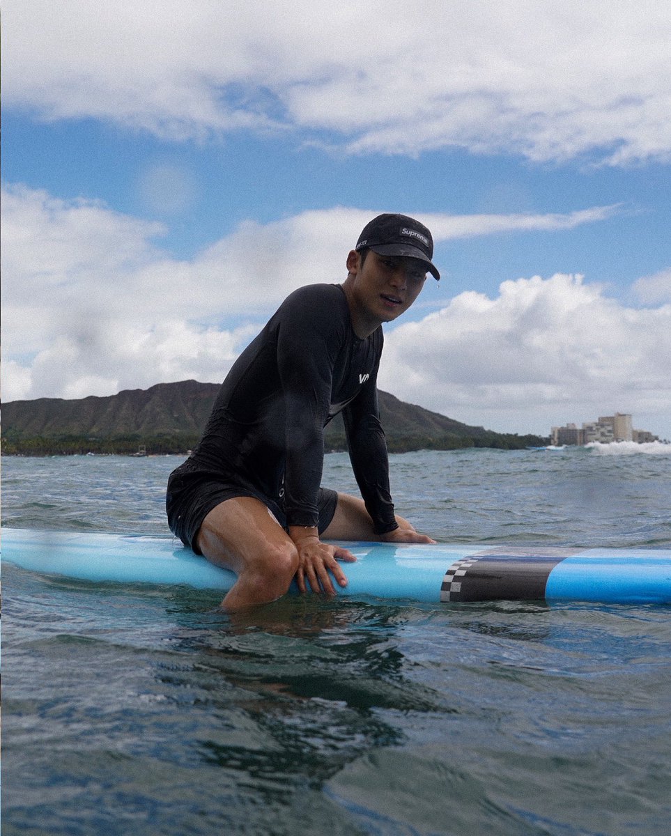 me_and_gyu_'s tweet photo. mingyu in the water 🌊 https://t.co/EhxfvNU1Sl