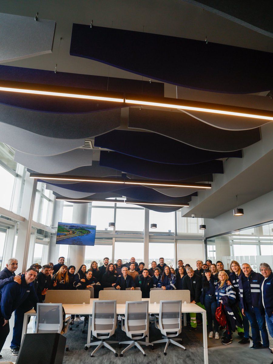 sutpapeajes's tweet photo. Inauguramos el nuevo Centro de Operaciones de la Autopista Buenos Aires–La Plata junto a @AU_BA_SA y @Kicillofok
Más infraestructura, tecnología y capacidad operativa para acompañar el crecimiento de la autopista, con las y los trabajadores como protagonistas ✌🏻. https://t.co/PxmAwhuYBL