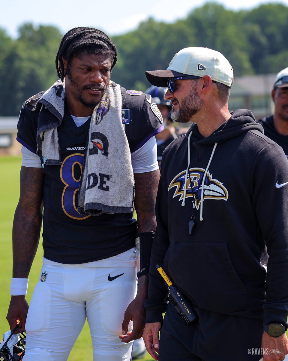 Ravens's tweet photo. Scheming ⏳ https://t.co/taZrLjl6P0