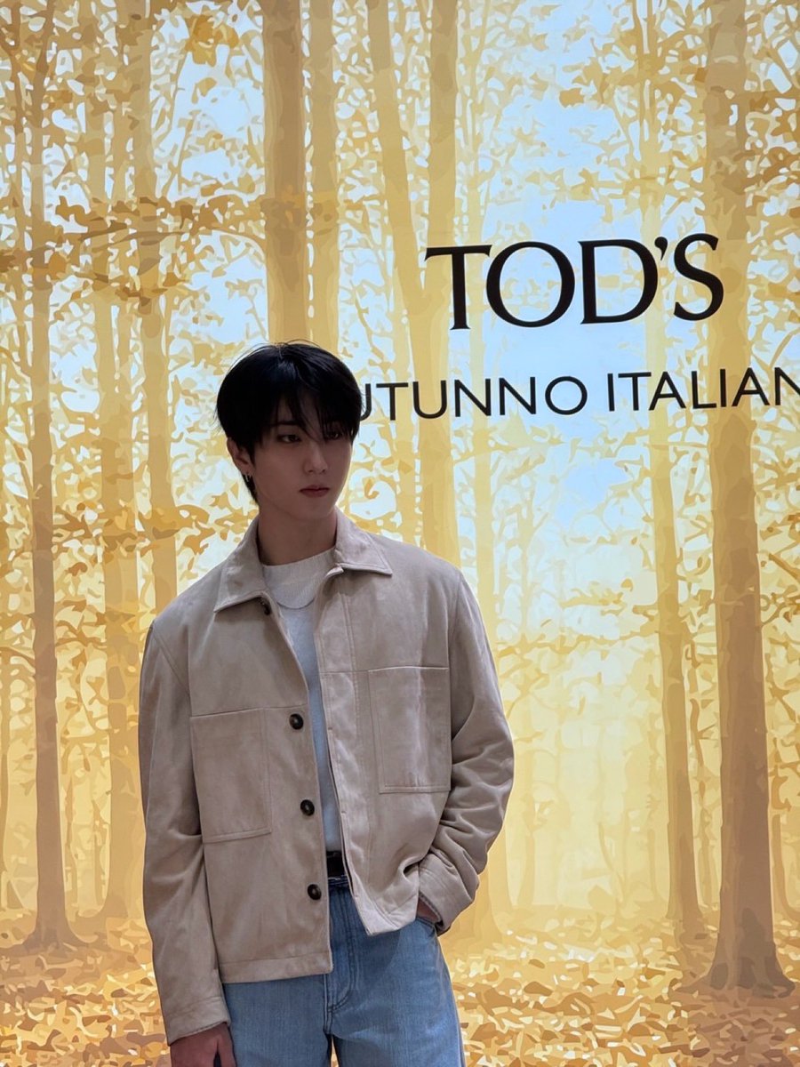 realskzoo's tweet photo. Actualización de HAN en Instagram 📸

HAN AT AUTUNNO ITALIANO 
#HANxTODs https://t.co/LMn0qu1LcV