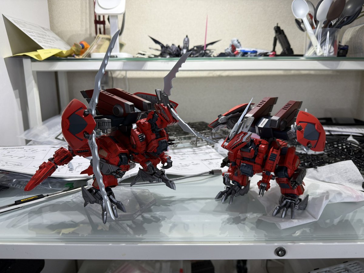 lokiyear15's tweet photo. ジェノブレイカーなんて
ナンボあってもいいんですよ。
個人的には頬がブラッドレッドの方が好みかな
ホワイトやシルバーももちろんかっこいいんだけど
色馴染みを考えると前者かな🧐
サイコジェノ作りたいけど
レッドホーンとデススティンガーの修理が先になりそう https://t.co/eIwV666QtK