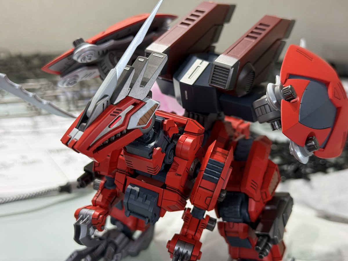 lokiyear15's tweet photo. ジェノブレイカーなんて
ナンボあってもいいんですよ。
個人的には頬がブラッドレッドの方が好みかな
ホワイトやシルバーももちろんかっこいいんだけど
色馴染みを考えると前者かな🧐
サイコジェノ作りたいけど
レッドホーンとデススティンガーの修理が先になりそう https://t.co/eIwV666QtK