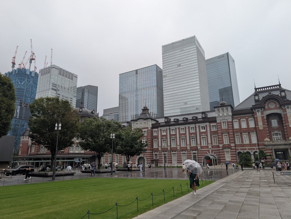 maxyupiro's tweet photo. 「東京って空が狭いなぁ」
これまで以上にそれを感じさせるビルが2年後の完成を目指して建設中なんですね(左端の建設中のビル)😑
#TorchTower https://t.co/0GZBLZdwk1