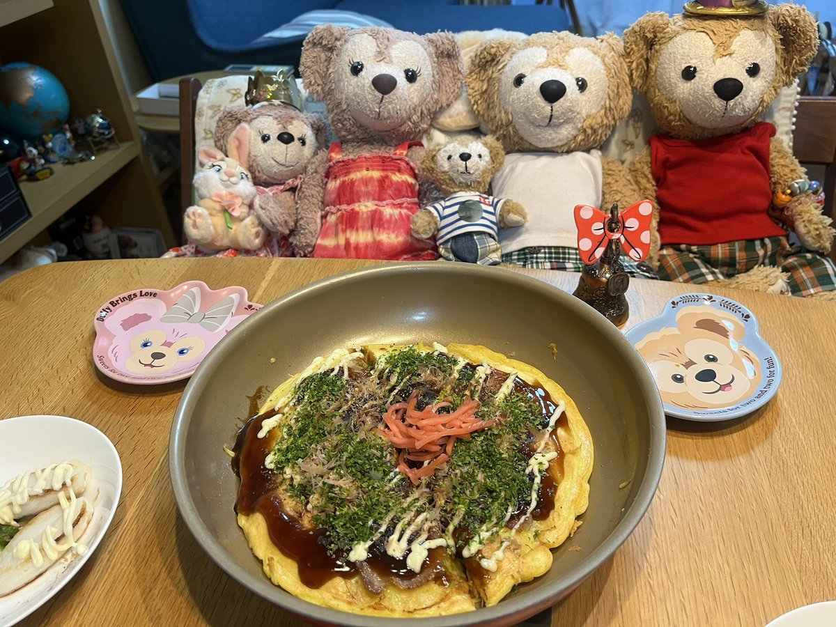 me_tan87's tweet photo. 今日も一日 雨マークが付いてたのでおうちでゆっくりしてたけど うちの方はあまり雨は降りませんでした パーク行けば良かったかな？！夜は枝豆やお好み焼き焼(とぉたん作)食べて🍺飲んで美味しかったです https://t.co/YwO9Q0rP7o
