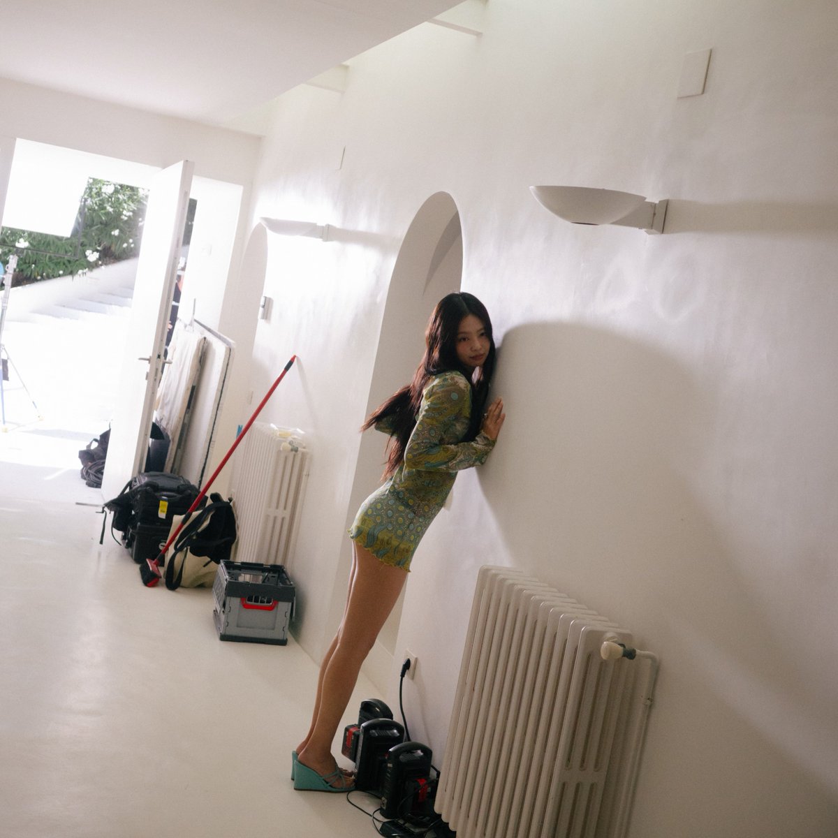 JennieDCGallery's tweet photo. 260812 #JENNIE IG Update

our home for “Less than a Lover.”
now it’s yours. thank you airbnb https://t.co/ucDo5oarBE